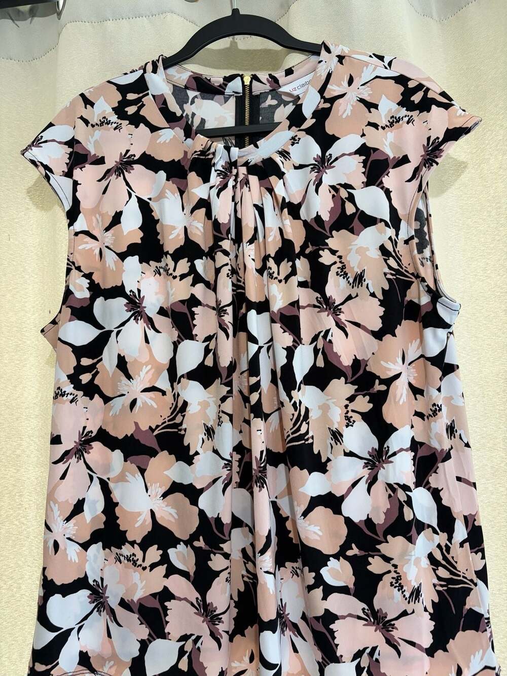 Liz Claiborne Floral Print Cap Sleeve Pleated Front Knit Top